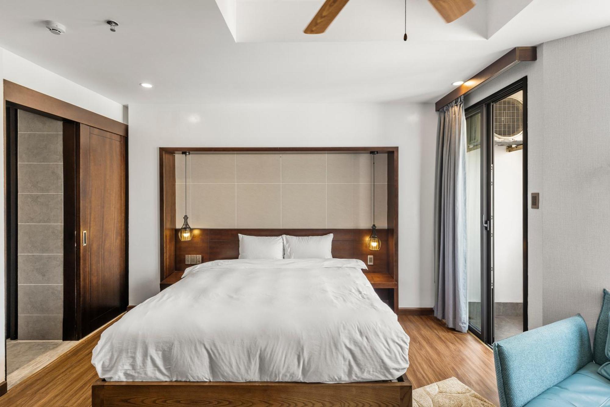 Hotel Tokyo Boutique Front